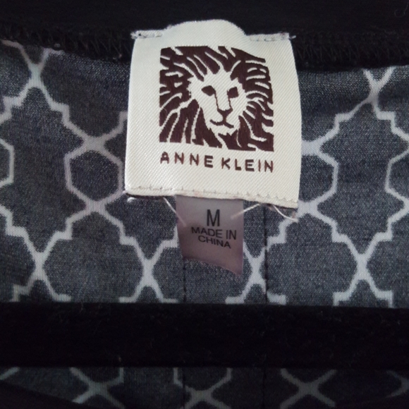 Anne Klein Short Sleeve Top, Medium - Picture 3 of 6